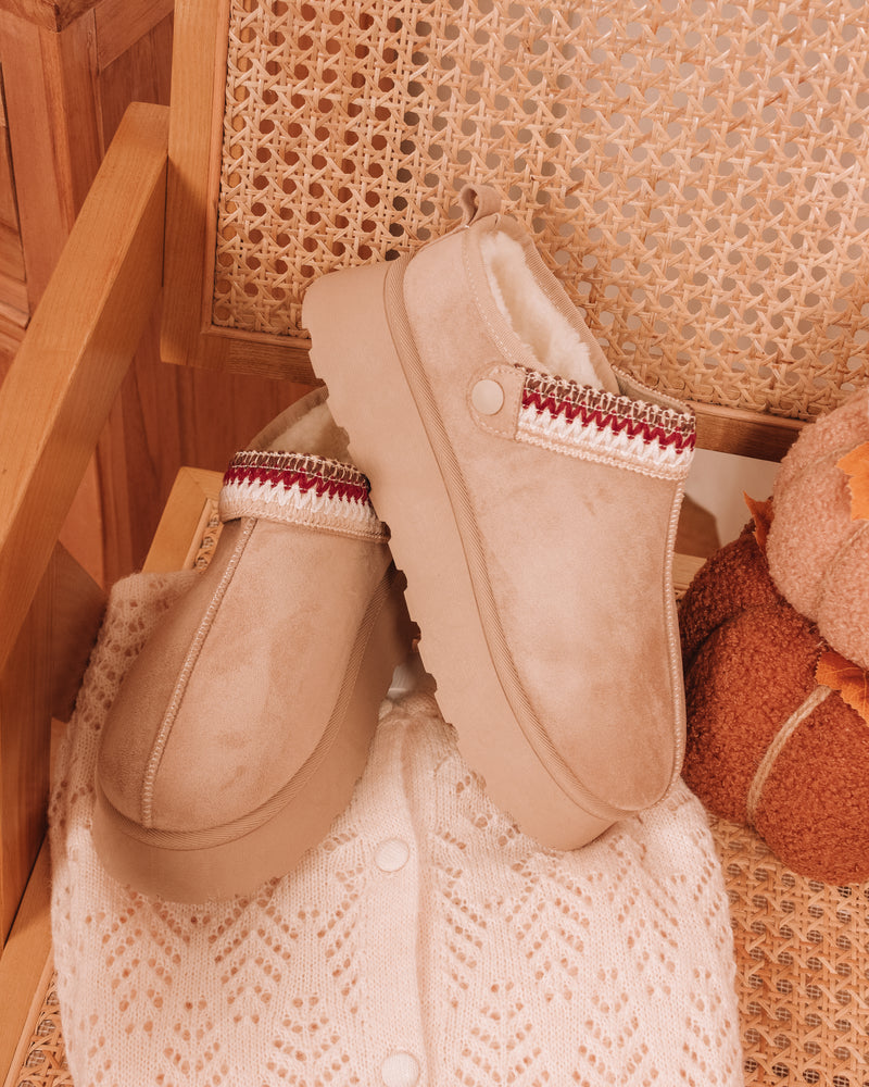 There She Goes Beige Slippers