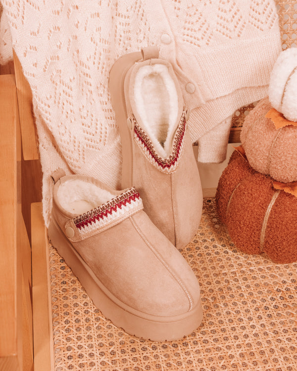 There She Goes Beige Slippers